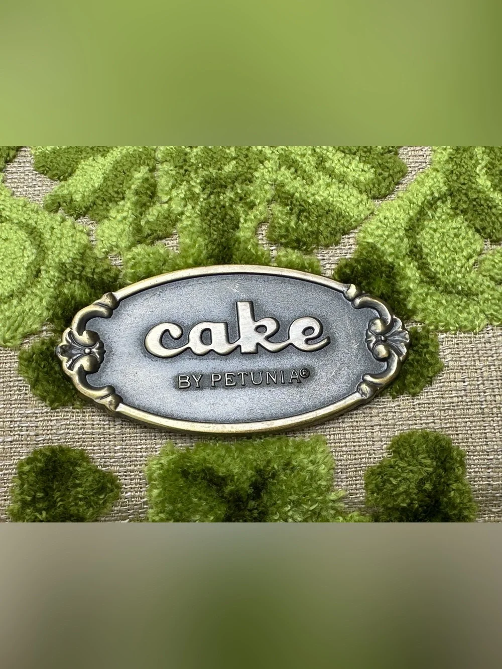 RARE 2009 Cake by Petunia Pickle Bottom Cameo Clutch Green Velvet Diaper Bag